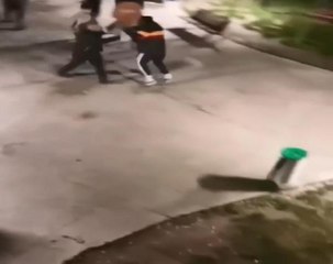 ESENYURT'TA YILBAŞINDA SİTEDE HAVAİ FİŞEK KAVGASI