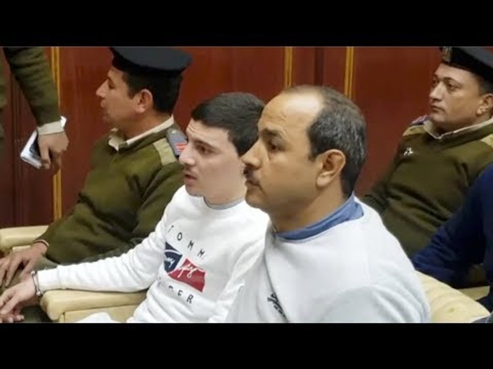 بكاء ودعاء راجح قبل النطق بالحكم في قضية "شهيد الشهامة"
