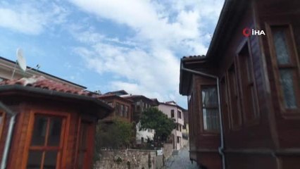 Tarih kokan sokak görenleri mest ediyor