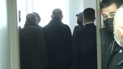 Bakan Soylu yaralı polisi hastanede ziyaret etti