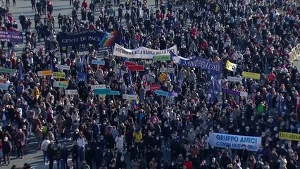 L'appello del Papa per l'anno nuovo: "Basta con la violenza sulle donne"