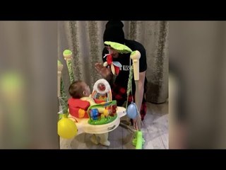 رمضان صبحي يداعب ابنه الصغير زين