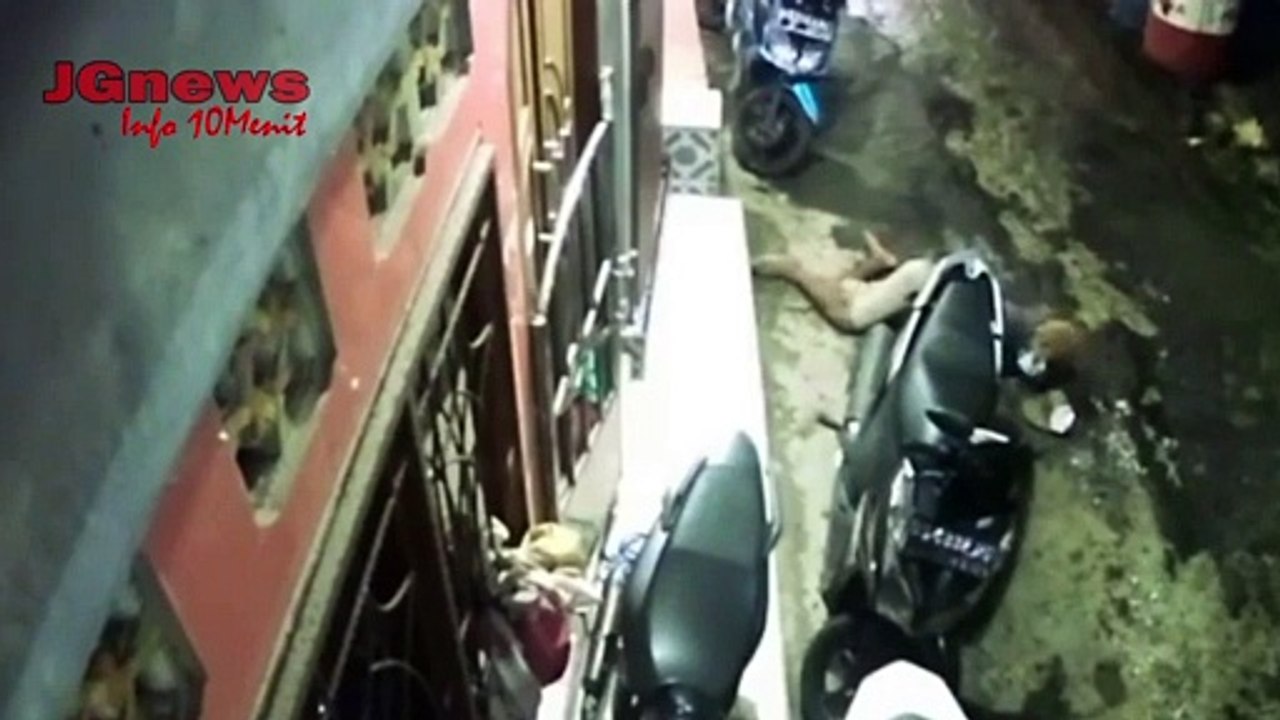 Maling Terjun Bebas Dari Balkon dan Tak Bisa Bangkit Lagi