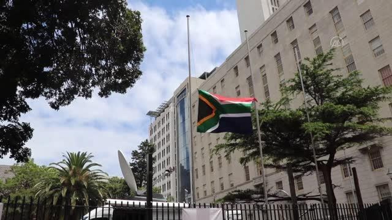 CAPE TOWN - Apartheid ile mücadele kahramanı Desmond Tutu son yolculuğuna uğurlandı