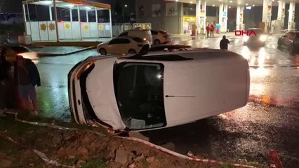 Pendik'te hafif ticari araç devrildi: 1 yaralı