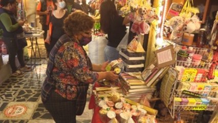 Mexicanos vuelven al místico Mercado Sonora para afrontar el Año Nuevo