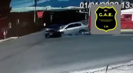 ext-Cámara grabó choque en San Pedro de Montes de Oca-010121