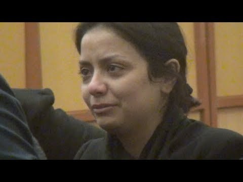 انهيار سهر الصايغ في عزاء والدها.. واشرف زكي وهبة مجدي أبرز الحضور