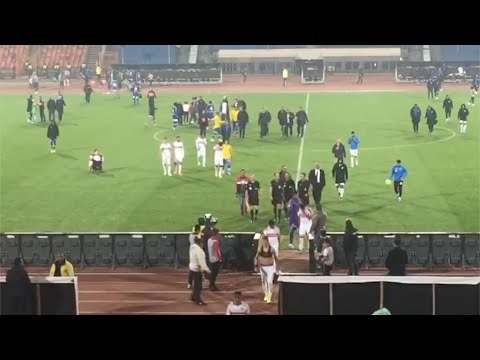 جماهير الزمالك تهتف ضد اللاعبين عقب التعادل أمام سموحة: عايزين رجالة