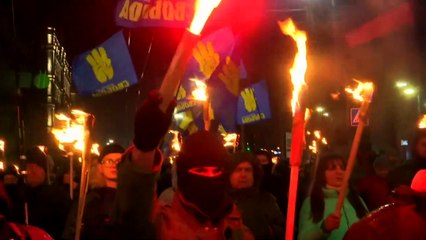 Украинские националисты провели факельные шествия в честь Степана Бандеры