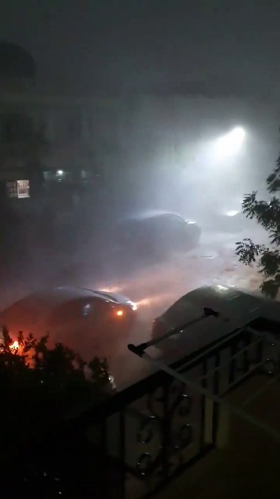 أمطار ثلجية غزيرة تتواصل لـ 5 ساعات وانقطاع الك...