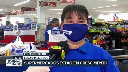 O setor dos supermercados cresceu em 2021, abriu mais lojas e também contratou.