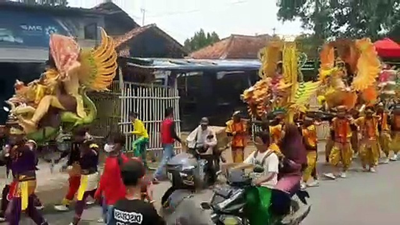 Karnaval Odong Odong Terlucu