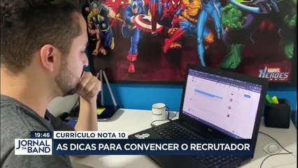 Você está começando o ano à procura de emprego? Está escrevendo o curriculo?  Então dá um tempinho, senta, e presta atenção à dica dos recrutadores.