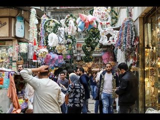 الكريسماس الشعبي في العتبة .. أي حاجة بـ2 جنيه