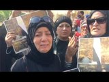 بكاء المواطنين أمام مقابر الرئيس الأسبق حسني مبارك بمصر الجديدة