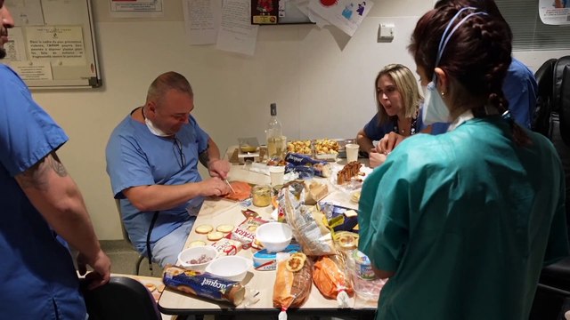 Омикрон: изоляция вместо Нового года