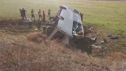 Amasya’da minibüs devrildi: Çok sayıda yaralı var
