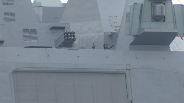 Son dakika haberi: FRANSIZ ASKERLER BOĞAZ'DA BALIK TUTANLARA EL SALLADI