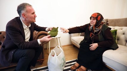 İnegöllü yaşlı kadın 10 yıldır askerler için çorap örüyor