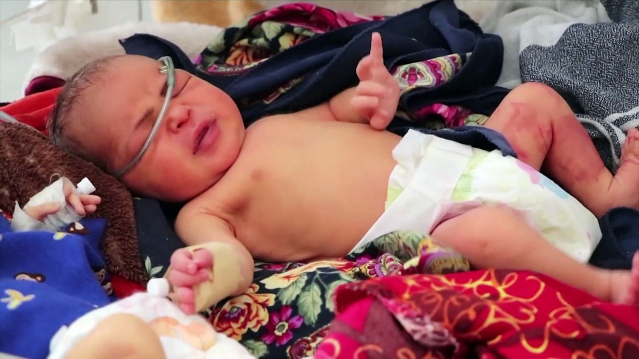 Hunger in afghanistan - eltern verkaufen ihre kinder