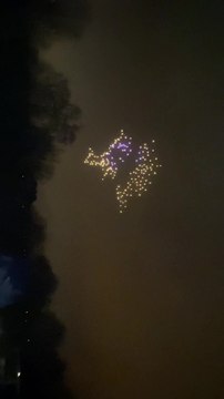 Lego fait danser 200 drones dans le ciel d’Ottignies pour les enfants des Clairs Vallons