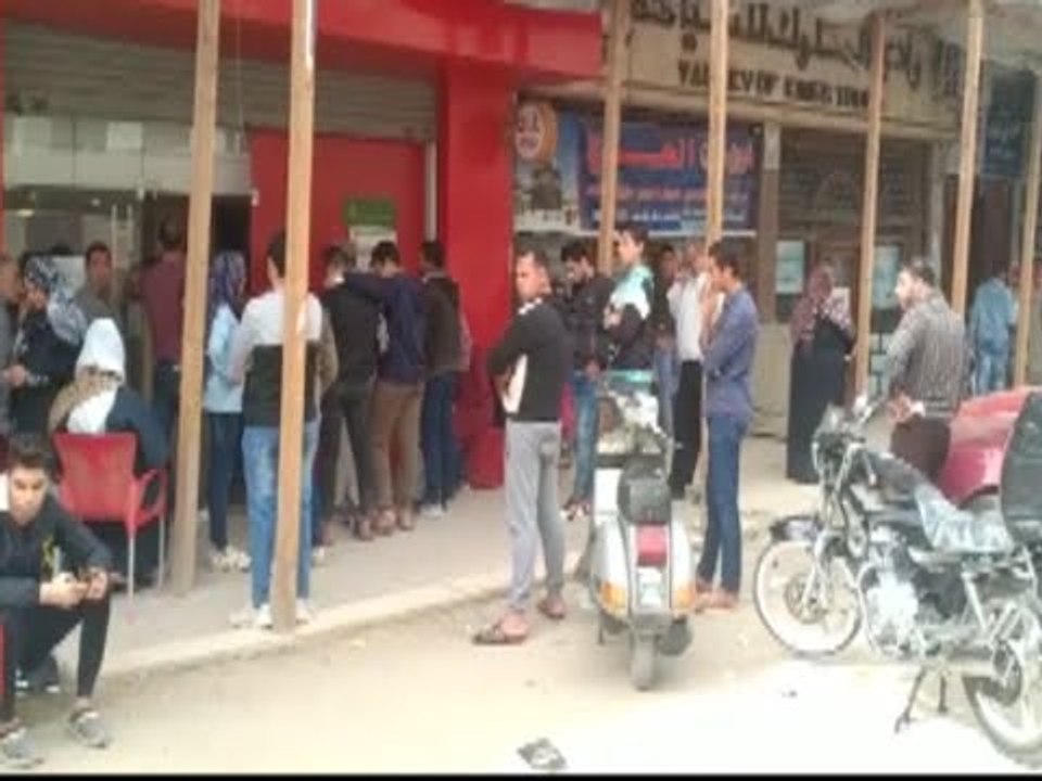 ازدحام أمام سنترالات الغربية رغم قرار منع التجمعات للوقاية من كورونا