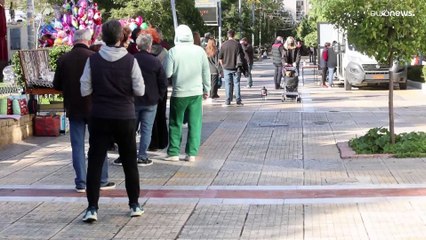 Ελλάδα: Ουρές για rapid test με την Όμικρον να εξαπλώνεται ραγδαία