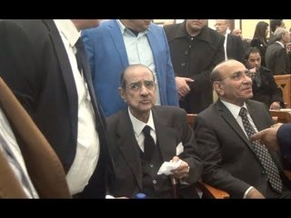 رغم إصابته في قدمه.. فريد الديب يشارك في عزاء مبارك