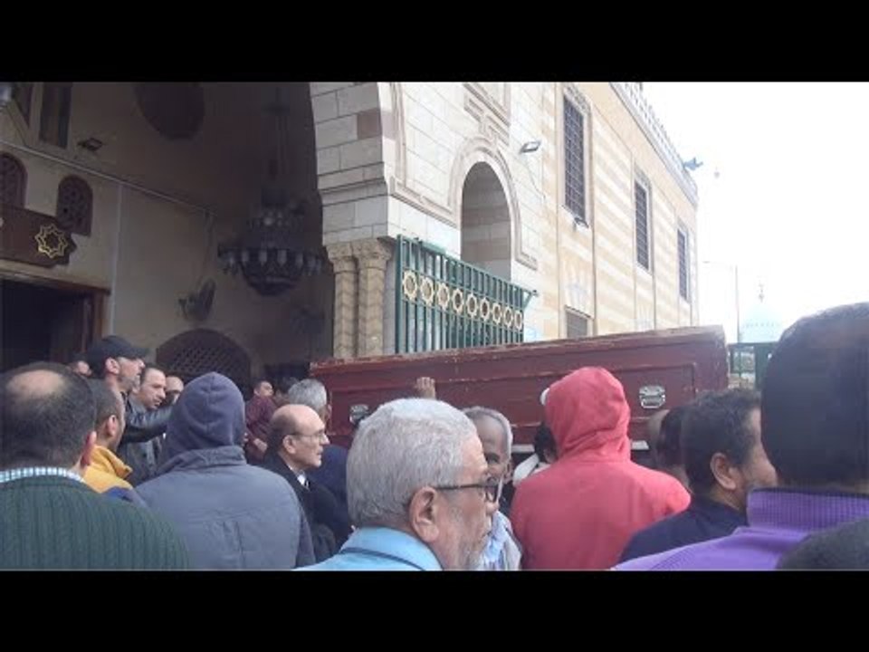 بحضور محمد صبحي  تشييع جثمان الفنان حسن عفيفي من مسجد السيدة نفيسة