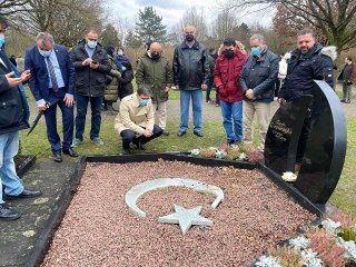 Almanya'da saldırıya uğrayan Müslüman mezarlığında anma programı