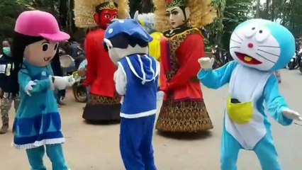 Badut Mampang Lucu Joget Bareng Ondel Ondel