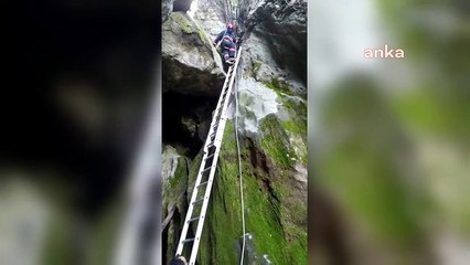 Kanyona düşen keçi yavrusu böyle kurtarıldı