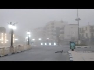 عاصفة ترابية شديدة تضرب الأقصر وأسوان