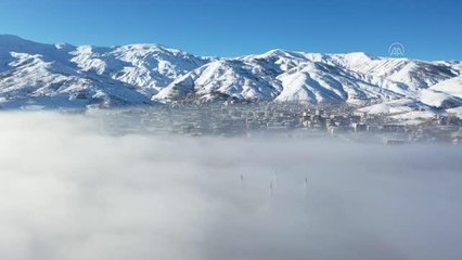 Muş kent merkezi sis bulutuyla kaplandı