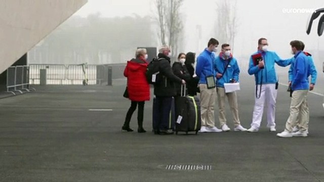 Passageiros sem covid-19 retirados de cruzeiro retido em Lisboa