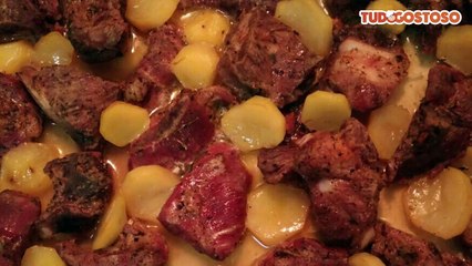Costelinha com batata no forno