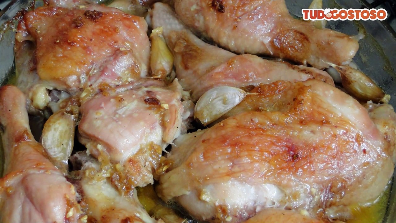 Coxa e sobrecoxa assada molhadinha