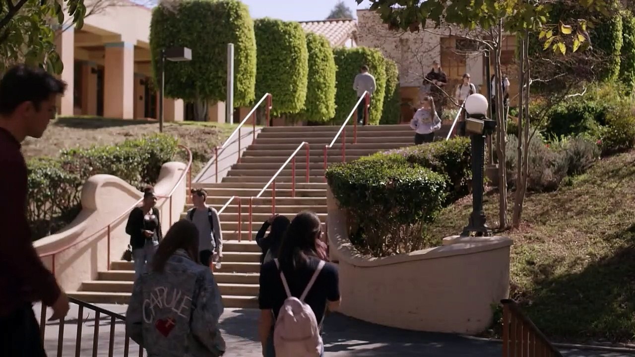 Total Eclipse Saison 1 - Total Eclipse : Bande-annonce (EN)