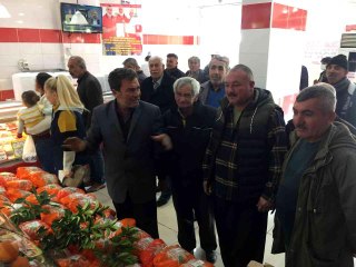 Adanalı kasap yüzde 40 indirim yaptı, vatandaş ucuz ete akın etti