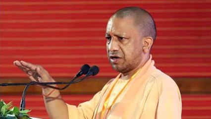 Tải video: He is an accidental Hindu - CM Yogi attacks Rahul Gandhi