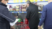 Çubuk'ta zabıta ekipleri marketlerde etiket denetimine devam ediyor