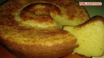 Bolo de fubá com queijo parmesão