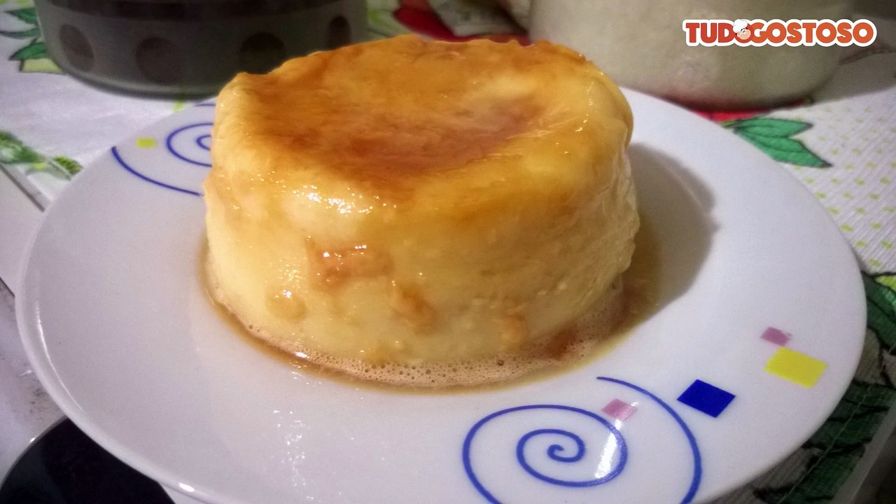 Pudim de micro-ondas na caneca