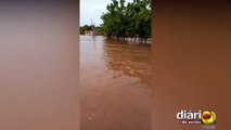 Após fortes chuvas, casas são inundadas e famílias se desesperam em Cachoeira dos Índios