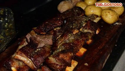Costela de boi assada rápido na churrasqueira