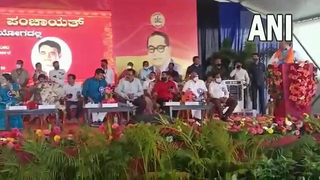 ஷாக்! பாஜக அமைச்சரை அடிக்க பாய்ந்த காங். எம்பி.. முதல்வர் முன்னிலையில் களேபரம்.. பரபரக்கும் வீடியோ