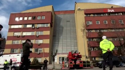 Polisleri saatlerce uğraştırdı, emniyet müdürü çatıya çıkıp ikna etti