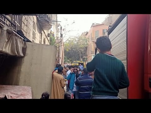 لحظة انتشال ضحايا العقار المنهار في بولاق أبو العلا