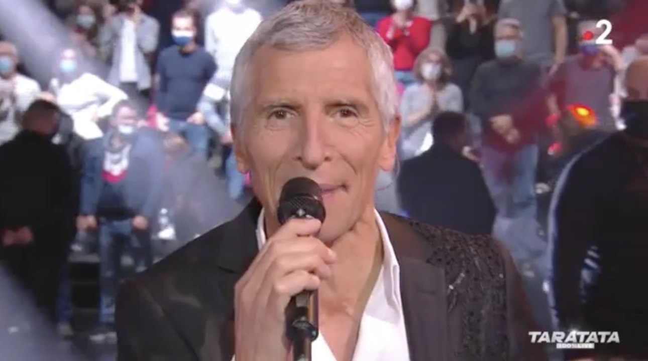 Nagui rend hommage dans Taratata à un technicien décédé d'un cancer